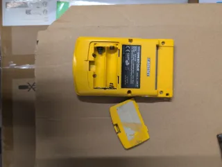 Nintendo Game Boy Color Amarillo y juego Star Wars