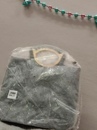 Borsetta verde con manico oro e tracolla nuova