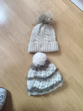 2 Gorros de Invierno con Pompón