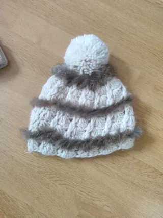2 Gorros de Invierno con Pompón
