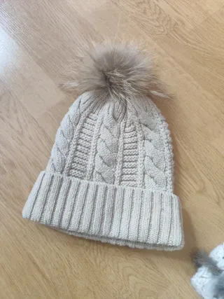 2 Gorros de Invierno con Pompón