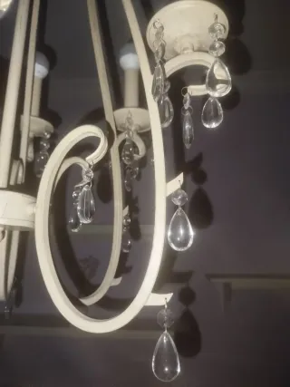 Lámpara colgante de metal y cristal