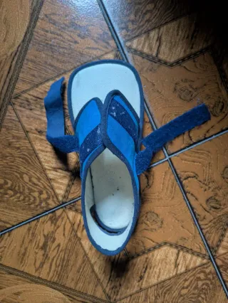 Zapato postquirúrgico azul