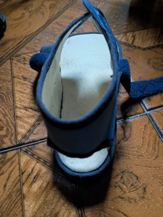 Zapato postquirúrgico azul