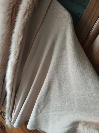 Poncho beige/rosa con pelo talla única