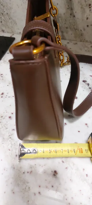 Bolso de hombro marrón