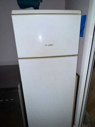 Nevera blanca