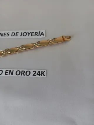 Sensacional Pulsera con 90 Strass.