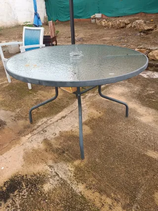 Mesa redonda exterior cristal y metal