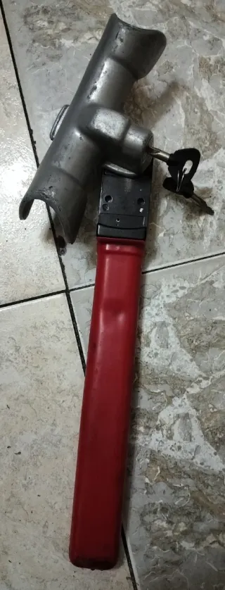 Antirrobo volante con llaves