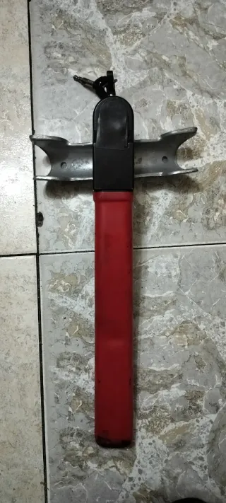 Antirrobo volante con llaves