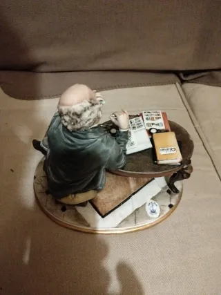 Figura Capodimonte Taller de Sellos