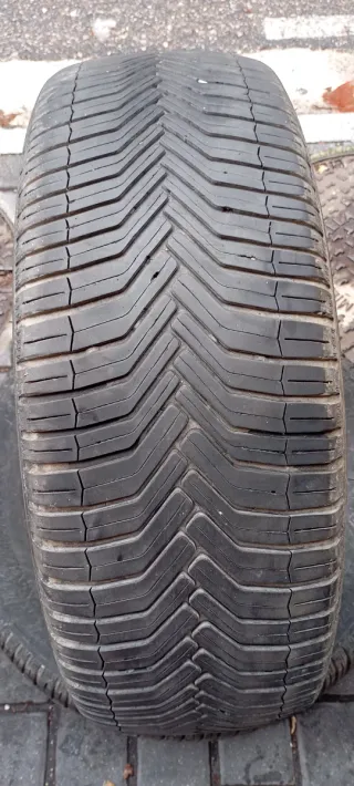 Michelin 235/60/16/104v Neumático