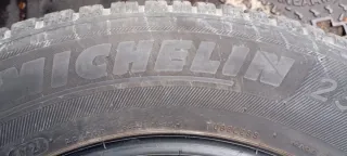 Michelin 235/60/16/104v Neumático