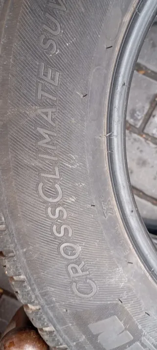 Michelin 235/60/16/104v Neumático