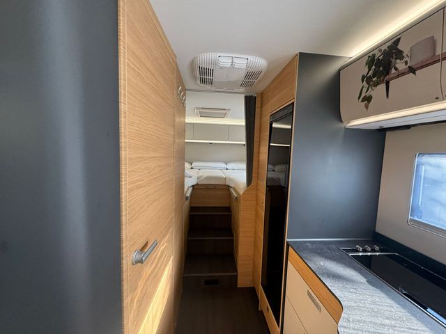 ADRIA CORAL XL 660 SL