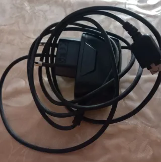 Cellulare LG vintage argento con caricabatterie