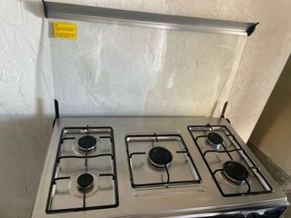 Cocina a gas ROMMER 5 quemadores. Lee descripción.