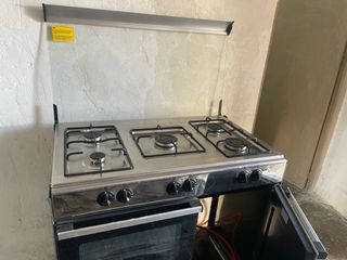 Cocina a gas ROMMER 5 quemadores. Lee descripción.