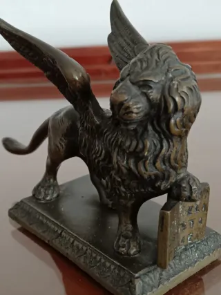 Leone alato in bronzo vintage