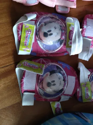 Casco y protecciones infantiles patinaje