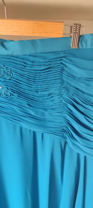 Falda larga azul para eventos