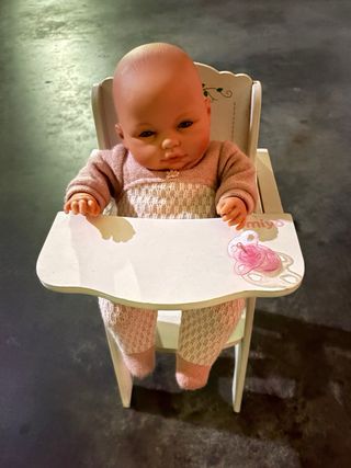 Muñeca Bebé Mimitos con Chupete incluye la trona