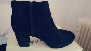 Botín media caña negro