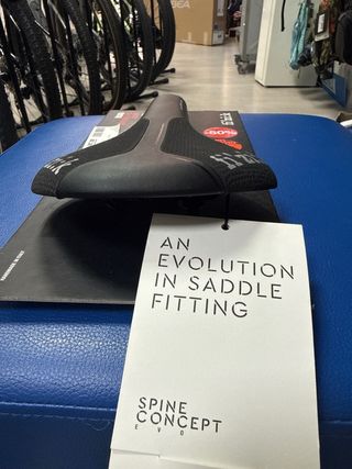 Sillín bici carretera Fizik Antares R3 K:ium