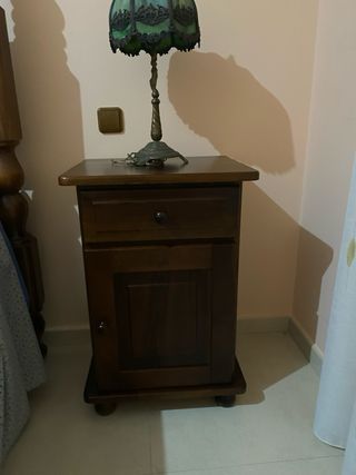 Dormitorio de madera noble