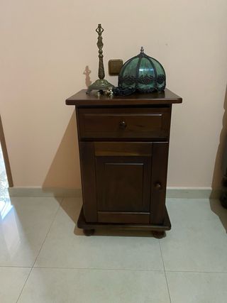 Dormitorio de madera noble