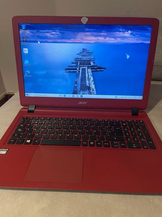 Computer portatile Acer Aspire ES1-523/524 nero/rosso