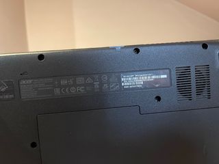 Computer portatile Acer Aspire ES1-523/524 nero/rosso