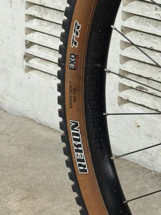 Bicicleta Montagna MTB Carbono