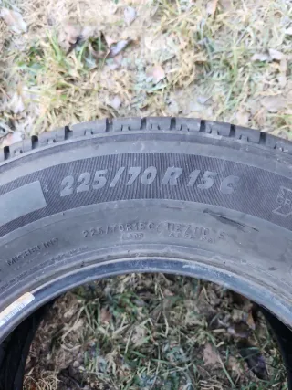 Neumático Michelin 225/70 R15C