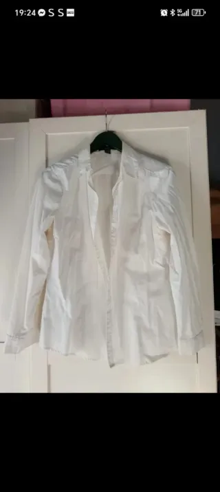 Pantalones negros de camarera. Y camisas,c/1€