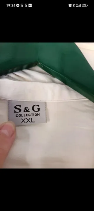 Pantalones negros de camarera. Y camisas,c/1€