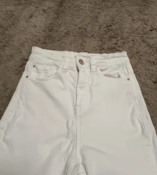 Pantalón Flare Blanco Stradivarius Elástico