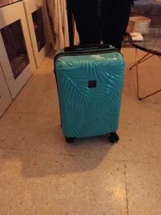 Maleta de viaje color turquesa