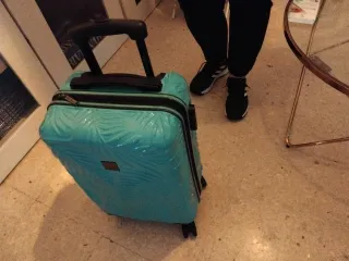 Maleta de viaje color turquesa