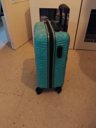 Maleta de viaje color turquesa