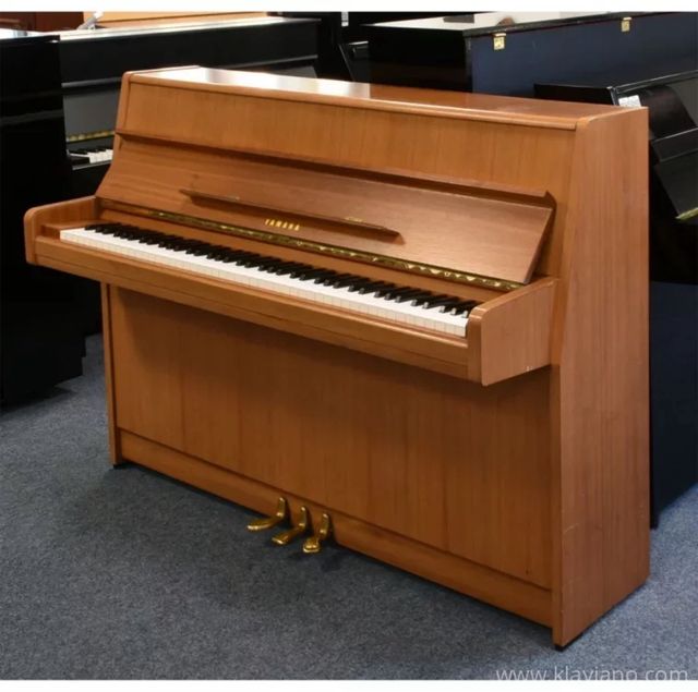 Piano Yamaha C110 marron
