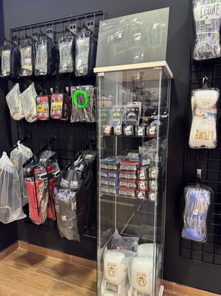 Material deportes de contacto Leone