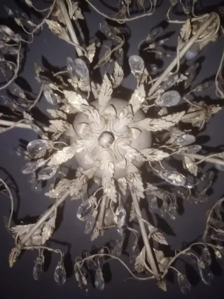 Lámpara colgante de metal y cristal