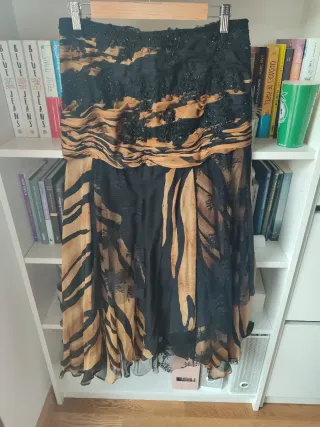 Conjunto Fiesta Corse y Falda Larga Negro/Oro