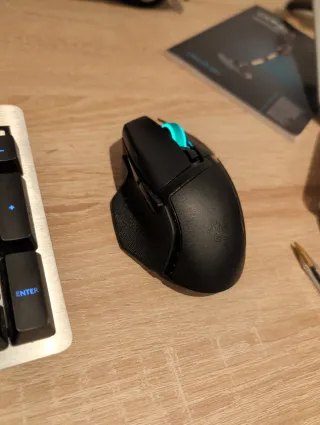 Logitech G413 mechanical keyboard y Razer Basilisk