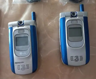 LG U8330 Cellulari Vintage - 2 Pezzi