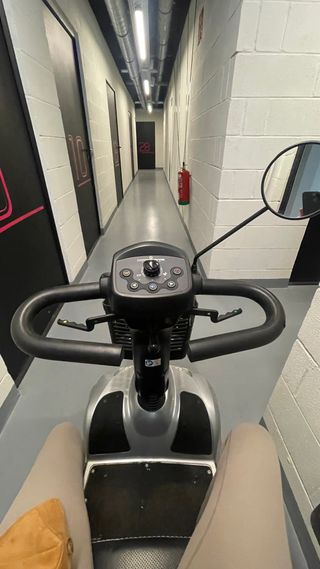 Scooter Invacare Leo 4 ruedas. Muy poco usada.