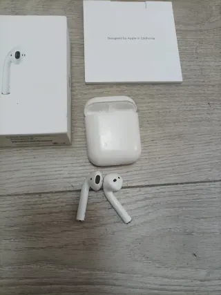 Apple AirPods 2da Gen con Estuche Carga