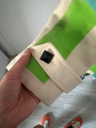 Abrigo Multicolor con Diseño de Pájaro